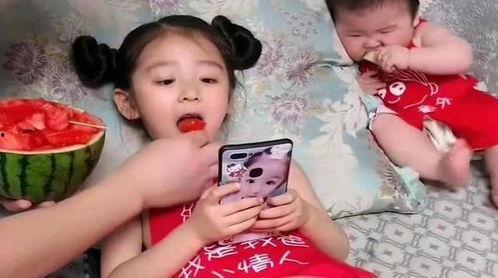 西瓜女孩吃瓜视频